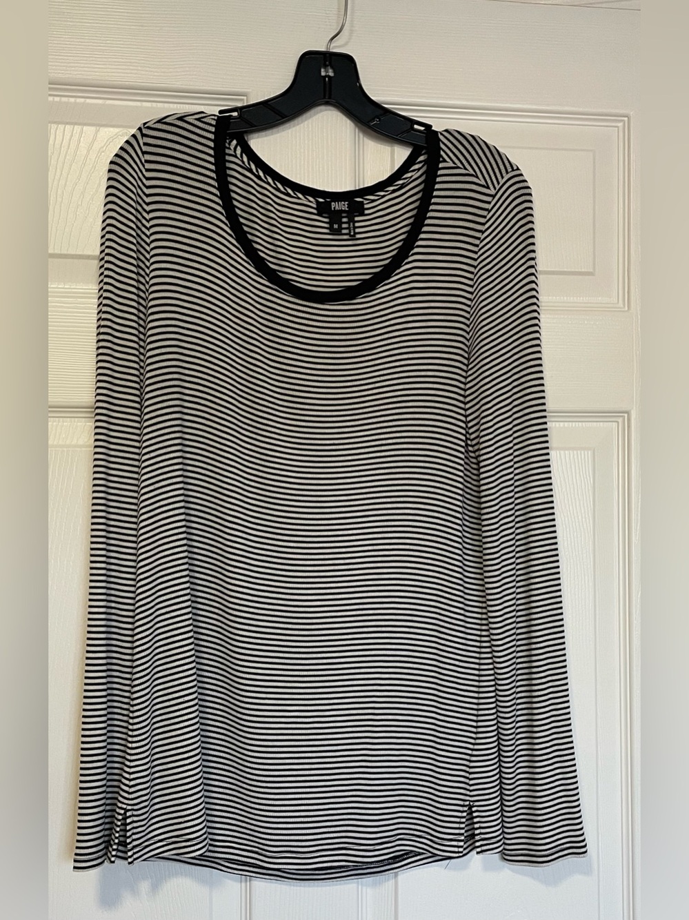 PAIGE Black/White Striped Long-Sleeve Scoop Neck Casual Top Tee Medium